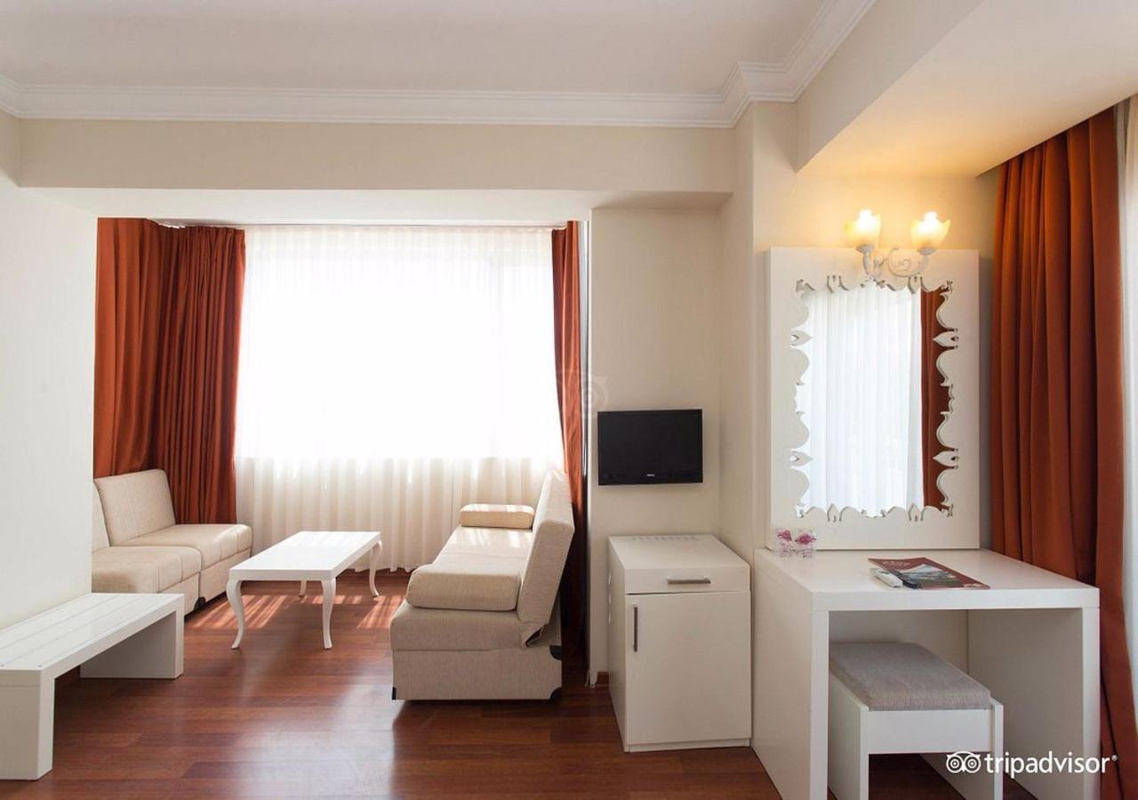 Miramor Hotel & Spa 안탈리아 외부 사진 A room at the hotel