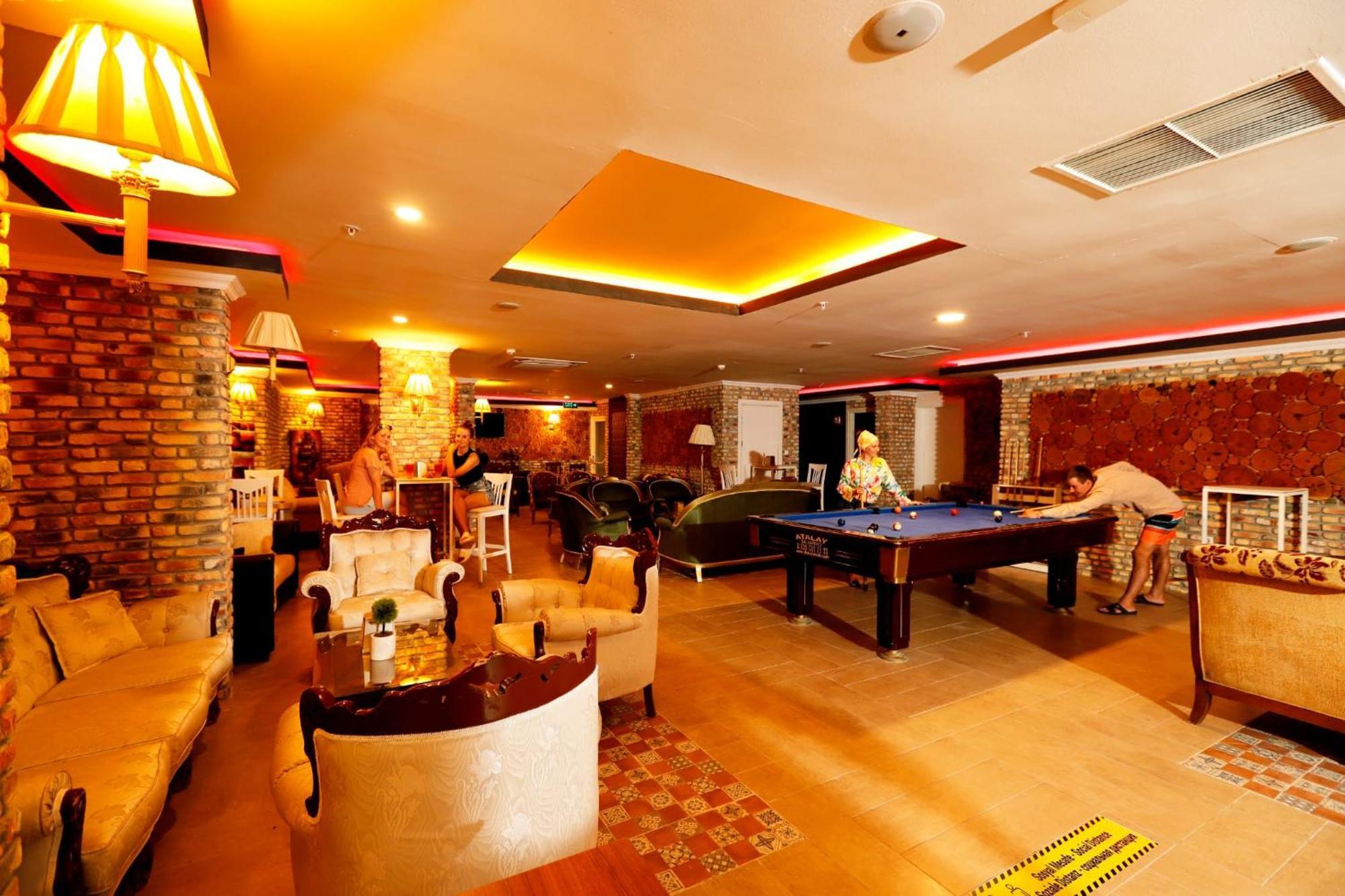 Miramor Hotel & Spa 안탈리아 외부 사진 The Sports Bar