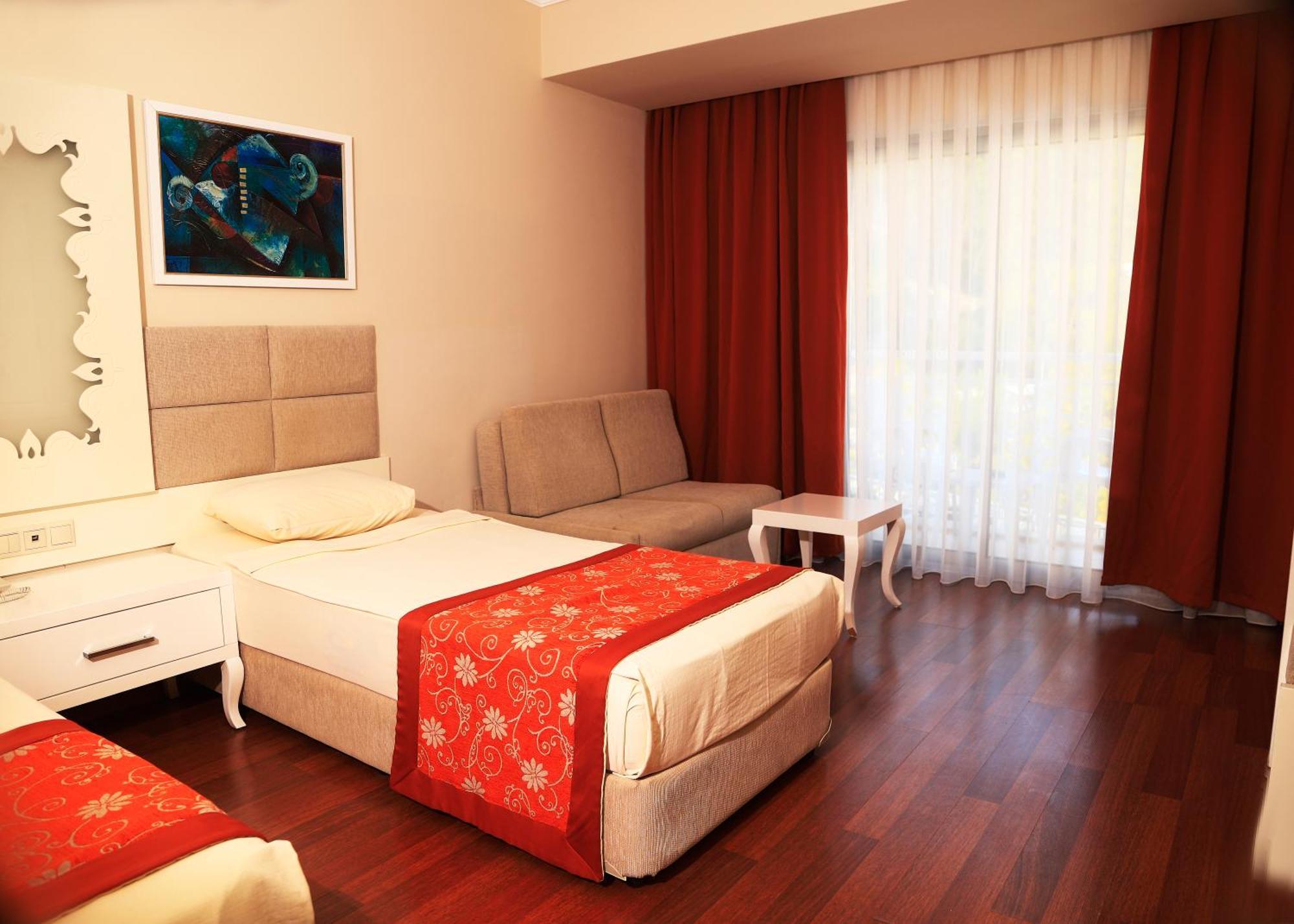 Miramor Hotel & Spa 안탈리아 외부 사진 A room at the hotel