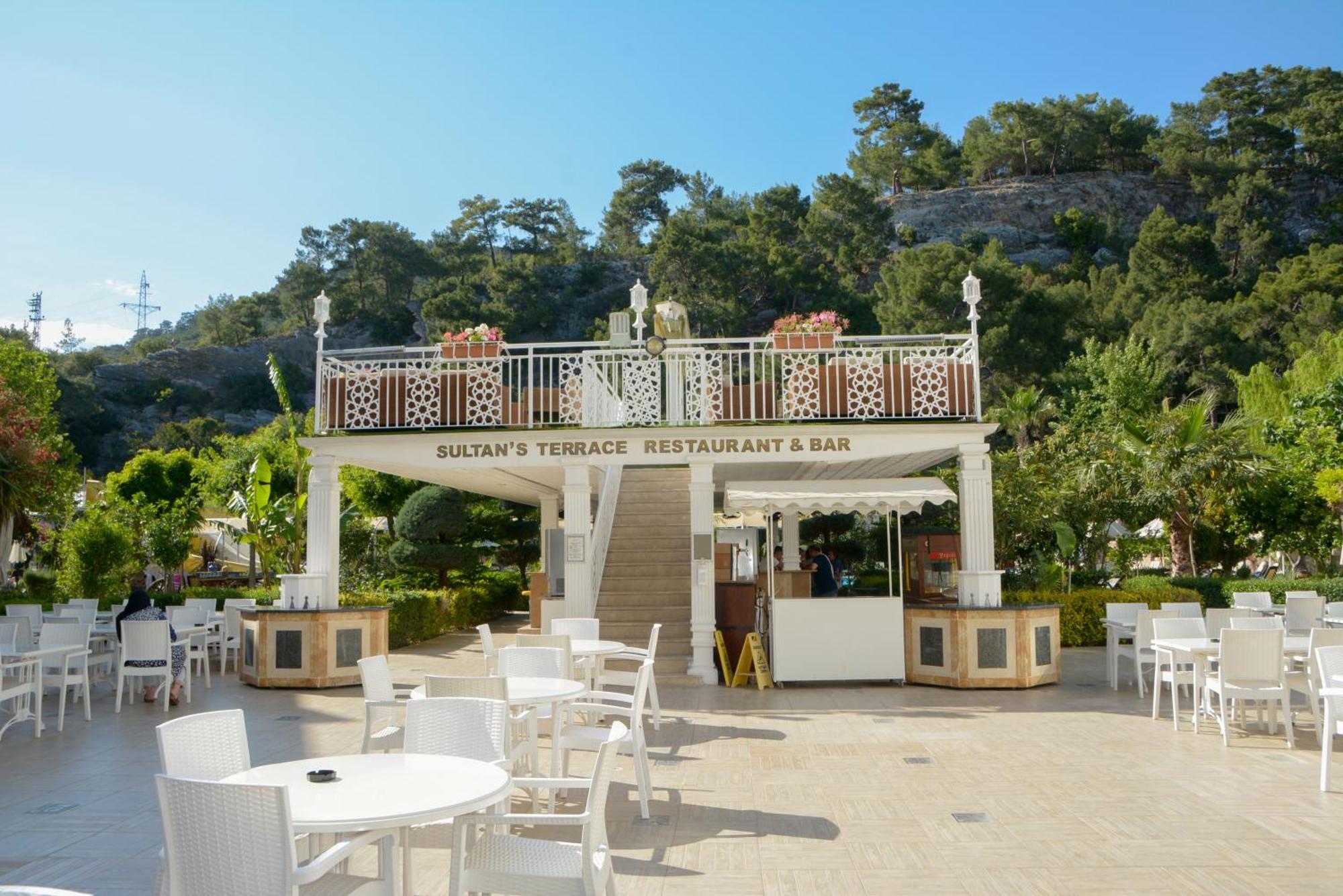 Miramor Hotel & Spa 안탈리아 외부 사진 The bar at the top of the staircase
