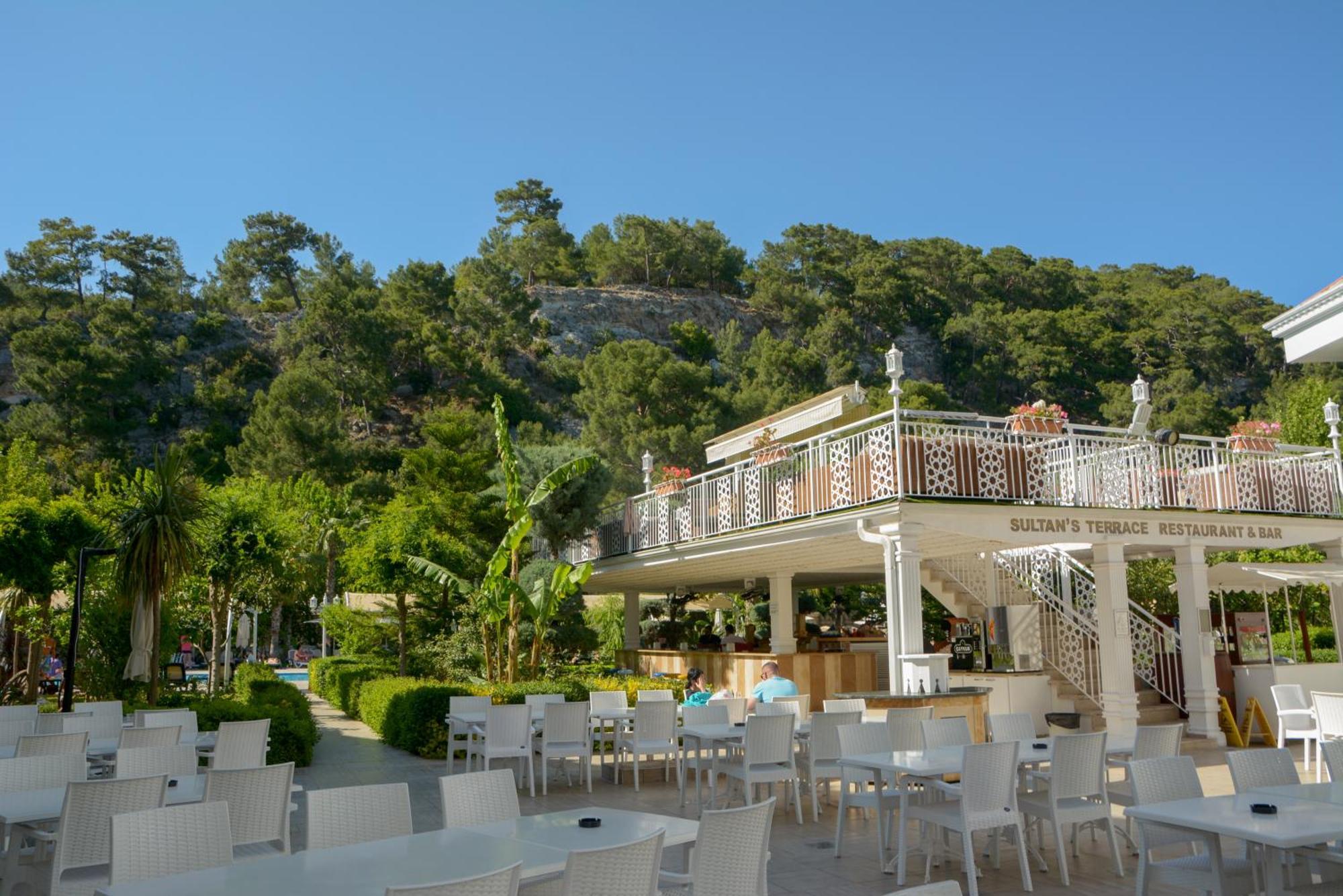 Miramor Hotel & Spa 안탈리아 외부 사진 The restaurant at the top of the hill