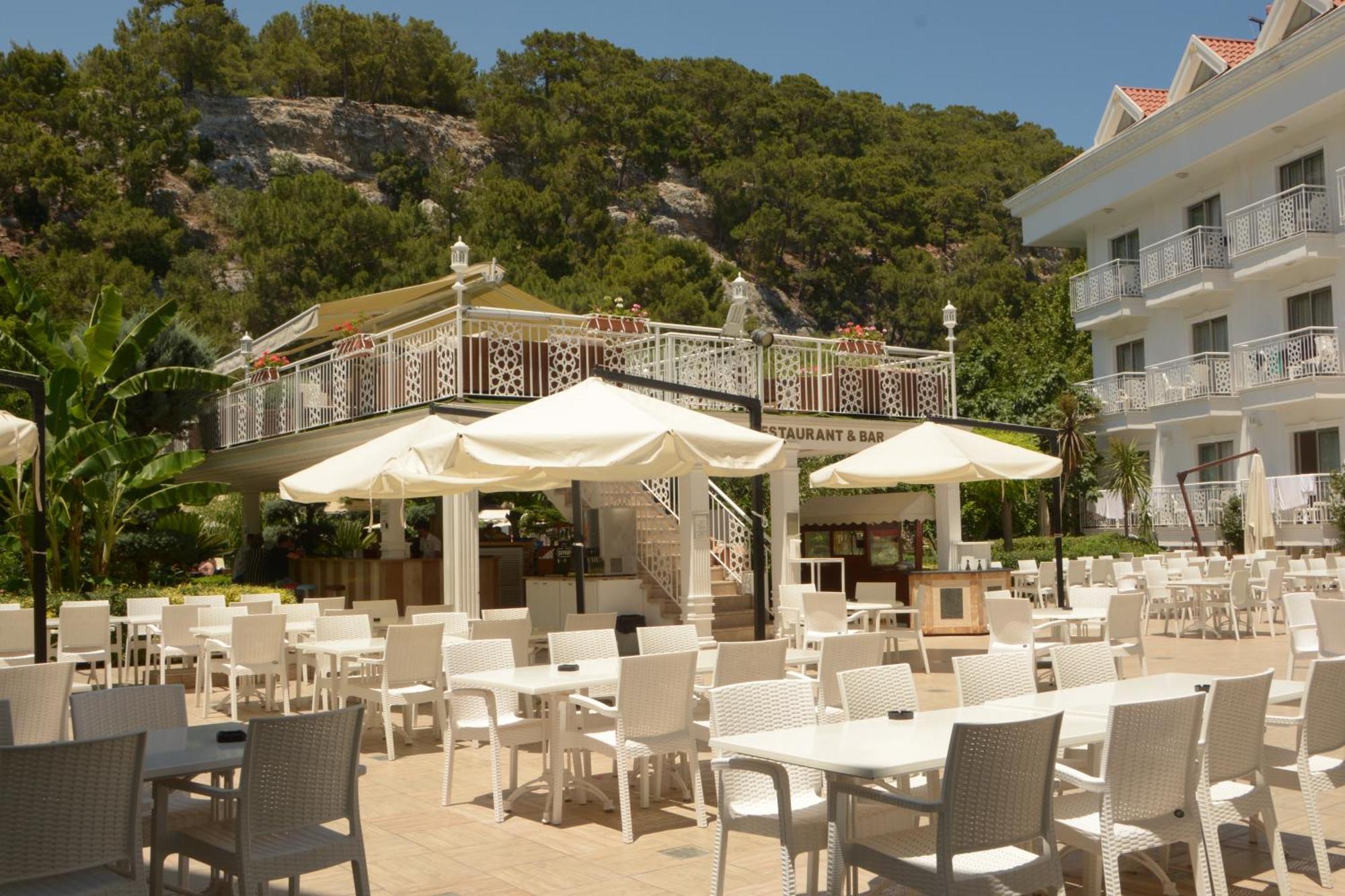 Miramor Hotel & Spa 안탈리아 외부 사진 The hotel's beach