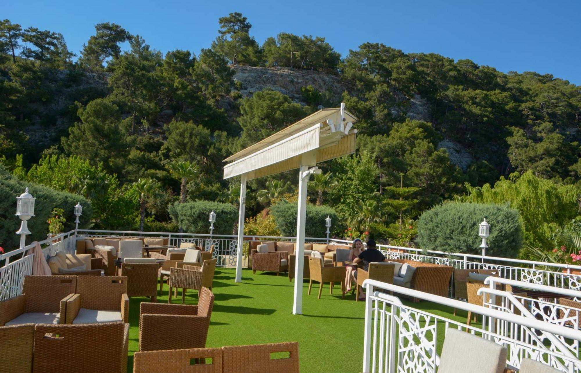 Miramor Hotel & Spa 안탈리아 외부 사진 The roof garden