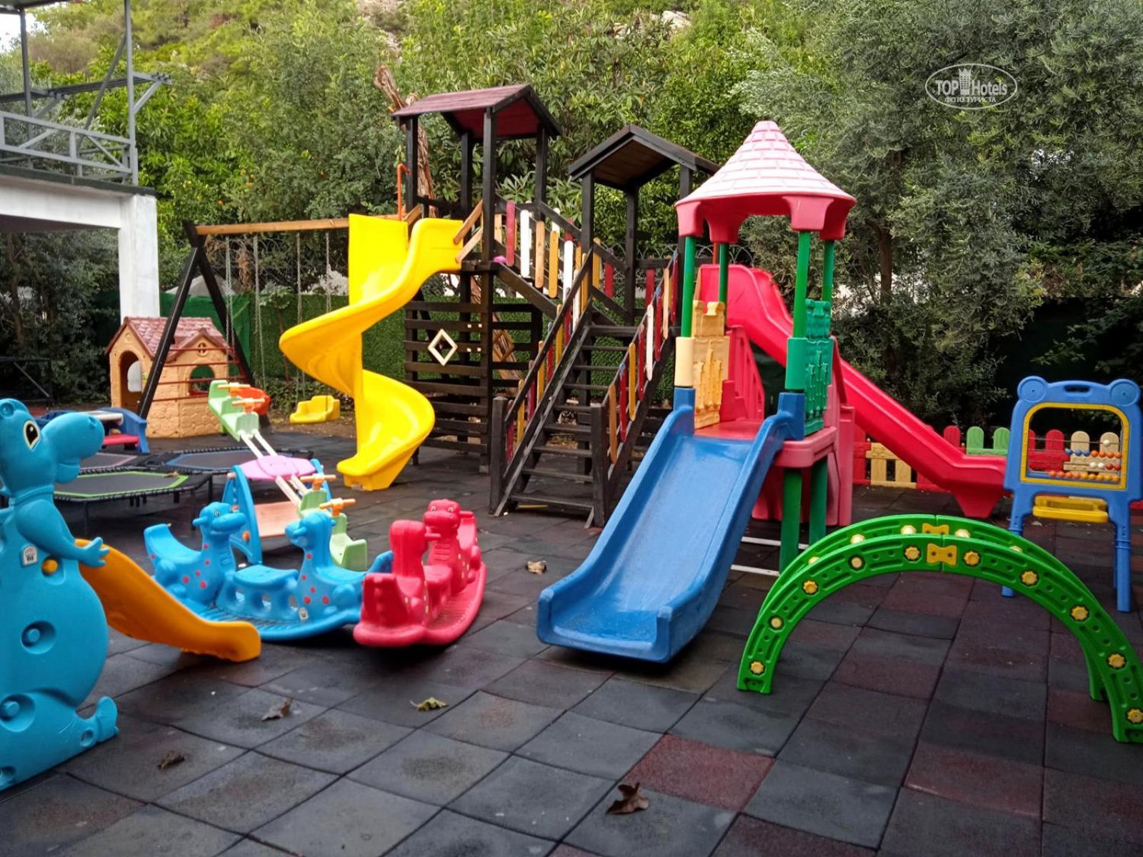Miramor Hotel & Spa 안탈리아 외부 사진 Playground in a school
