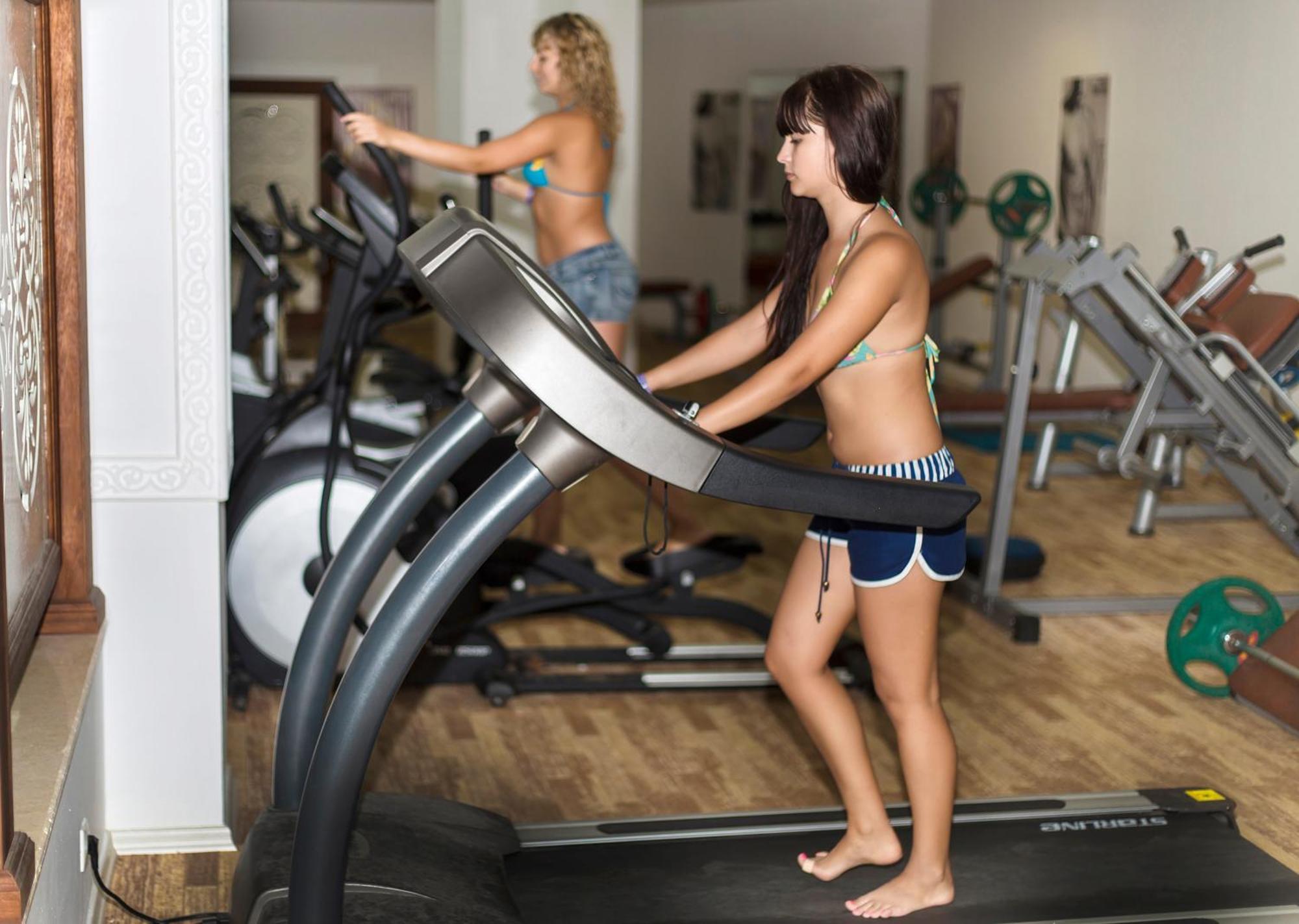 Miramor Hotel & Spa 안탈리아 외부 사진 A treadmill in use
